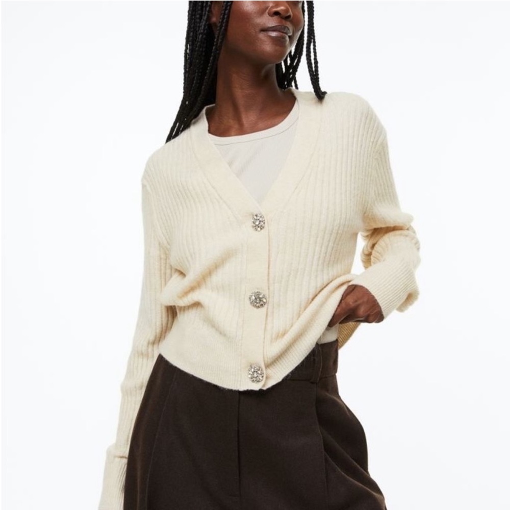 H&M Cream Sweater V-Neck with Jeweled Button Down Size Small Spring Sweater